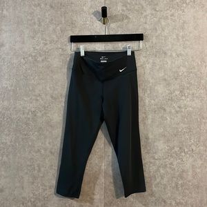 Nike Women’s Black Extra Small Dri Fit Work Out Cropped Capri Leggings